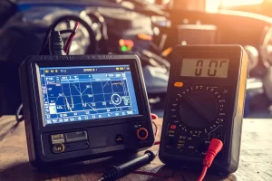 Scanner automotivo OBD-II, multímetro digital